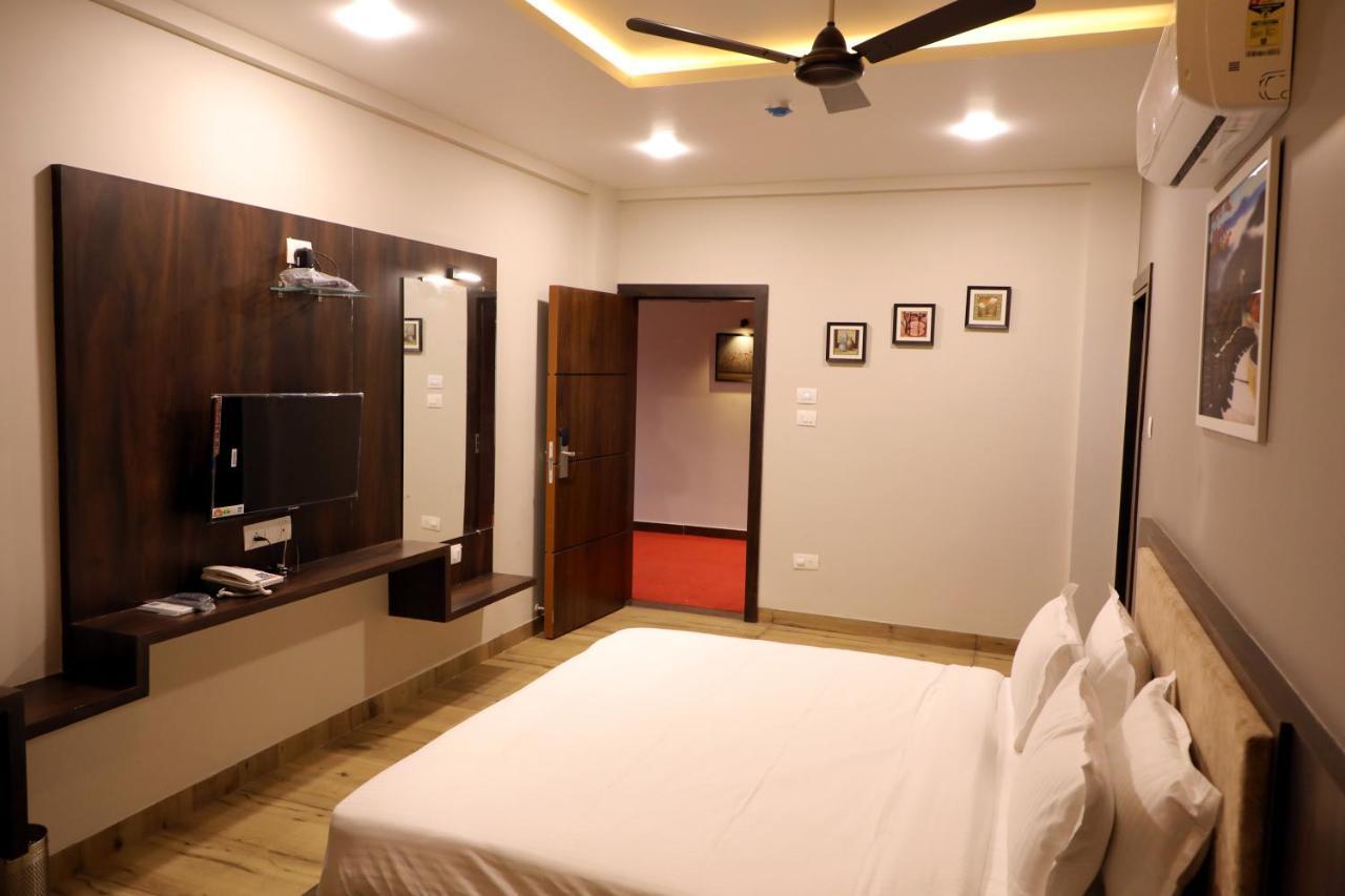 Hotel Nest Бхудж Экстерьер фото